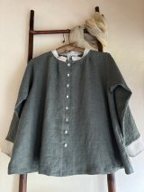 Aラインタックブラウス